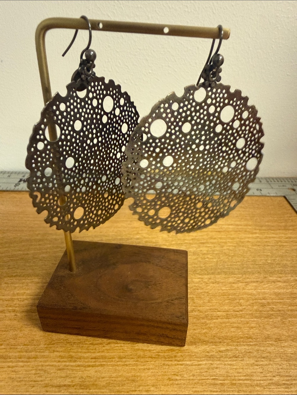Lightweight metal laser cut large circle wafer earrings silver tone